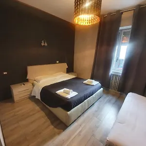 Sira House Pensión